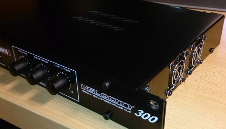 Rocktron Velocity 300 - Koncák s lampovým ksichtem